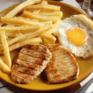Lomo Huevo Y Patatas