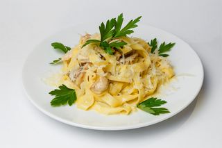 Феттуччини с курицей (250 гр.)