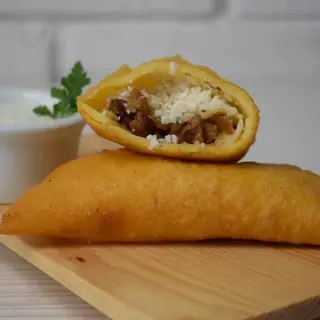 Empanada Pabellon