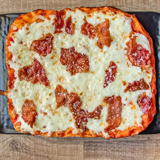 Pinsa all'Amatriciana