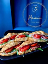 Кроасани с крема сирене с  прошуто и рукола (5бр)