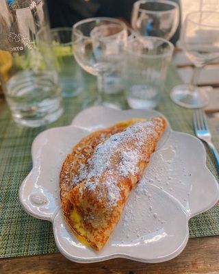Crêpes con mele cotte e crema pasticcera
