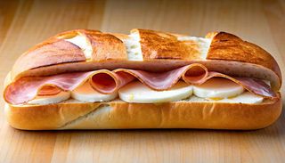 Panino prosciutto cotto e mozzarella