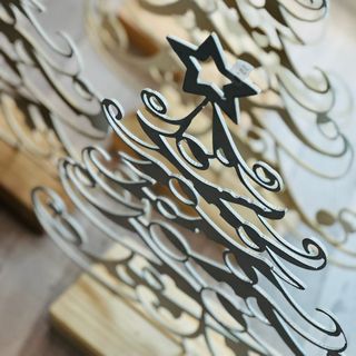 Decorațiune metalică