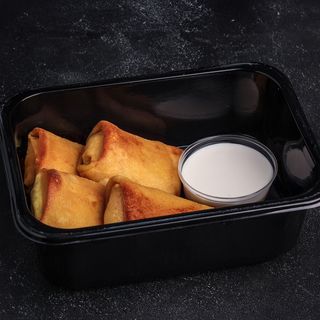 Млинці з куркою та грибами зі сметаною (190г)