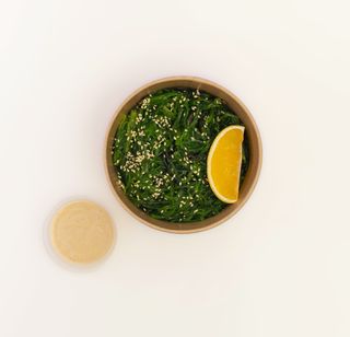 Chuka salad with peanut sauce