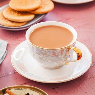 Chá com Leite (Milk Tea)