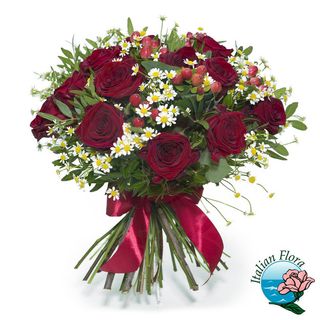 Bouquet con margherite e rose rosse