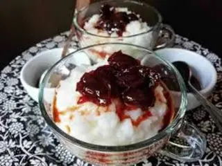 orez cu lapte si dulceata de visine