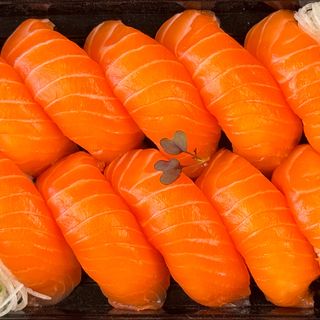 W4 Nigiri Salmão