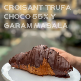 Croissant relleno de Chocolate negro y Masala