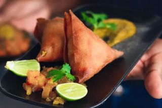 Samosa (veg) - 2 pieces