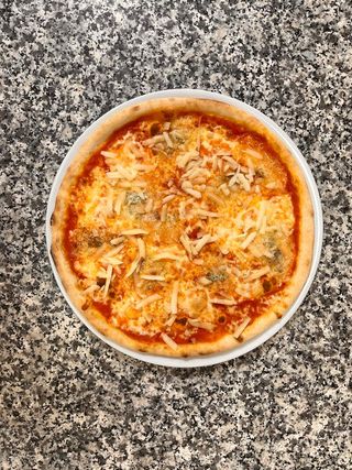 Pizza quattro formaggi