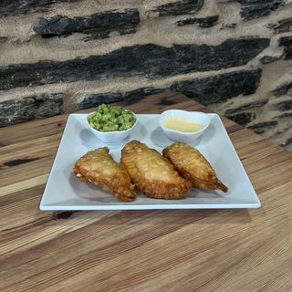 3Uds Empanadas de queso + Bebida
