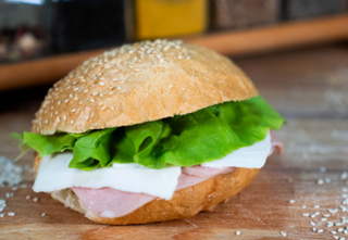 Sandwich cu sunca