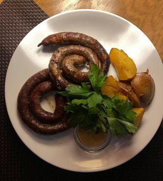 Домашние колбаски на гриле