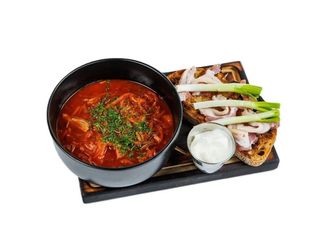 Борщ український з салом та сметаною (450g)