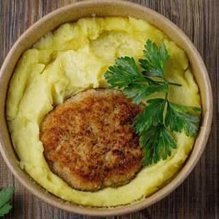 Пюре картопляне з котлетою свинною, ТМ Вепр (320г)