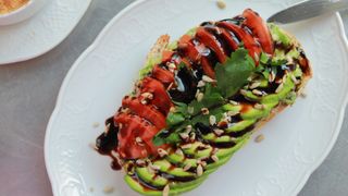 ავოკადო ტოსტი