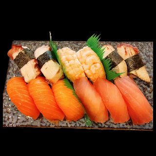 A1. Nigiri (12 pzs.)