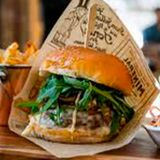 Hamburguesa con Bacon y Queso a la Canadiense