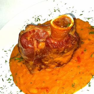 Ciolan de Porc cu Fasole