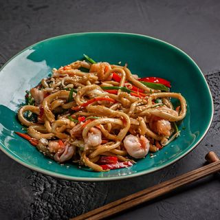 Яки удон с креветками