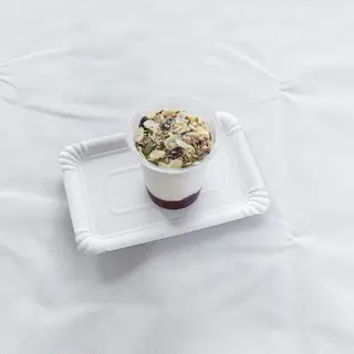 Yogurt Con Muesli Y Mermelada 250 Gr.
