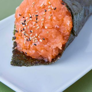 Temaki salmão completo