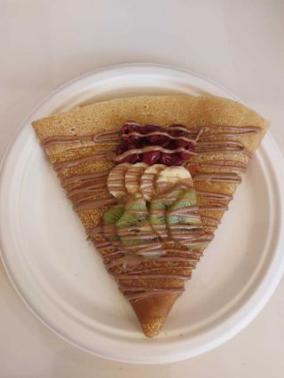 Clatita cu Nutela, vişine, kiwi şi banane