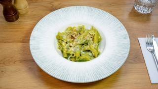 Penne cu pesto si pecorino