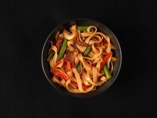 Локшина Удон з овочами в устричному соусі (320g)