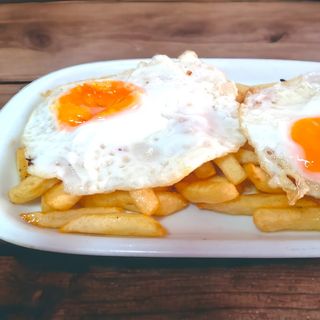[PT]-Ovos com Batata Frita / [EN]-Eggs with French Fries