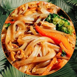 Tallarines Con Salsa Soja Y Ostras