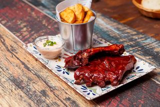 Coaste cu cartofi wedges/pai