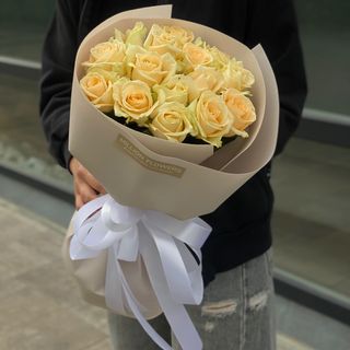 15 кремових троянд Піч Аваланч 