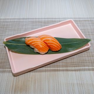 065 - Nigiri sake 2 pezzi