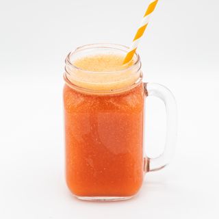 Zumo De Fresa Y Naranja (16 Oz.)