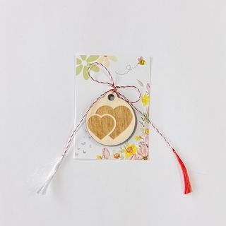 Mărțișor floare cu inimi – dragostea înflorește