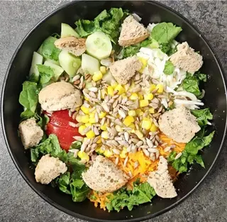 Salata sa tunom