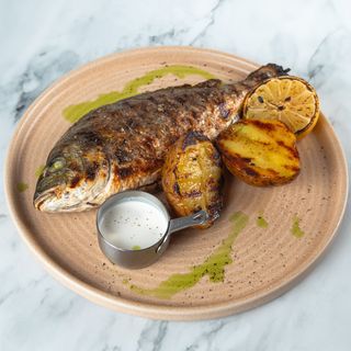 Дорадо на гриле с картофелем