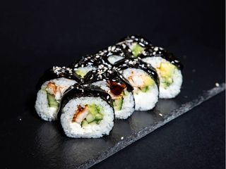 Футомакі з вугрем (275g)