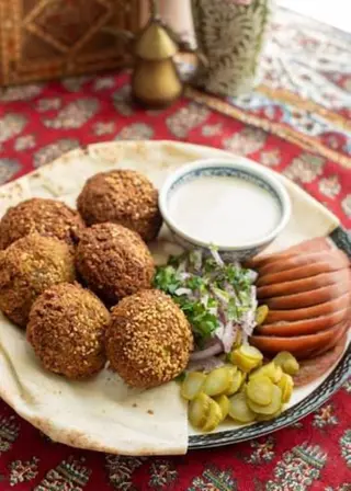 Falafel la farfurie