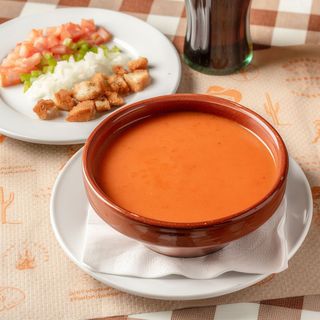 Gazpacho con Guarnición