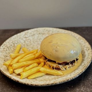 Бургер з креветкою і соусом тартар