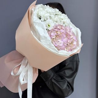 Букет "Хризантема (4) та гортензія (1)"