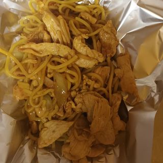 Makaron chiński z kurczakiem bez warzyw