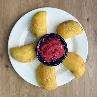 Ración de empanadas de Tinga de pollo (5 Uds.)