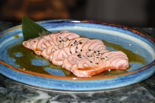 67a. Sashimi scottato - 8 pezzi