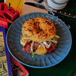 CHICKEN & BACON BAGEL